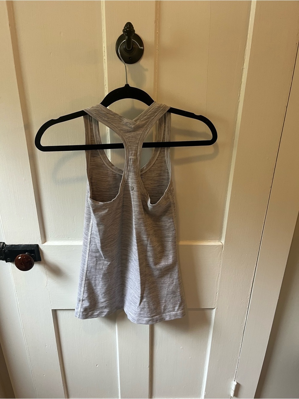 Lululemon Gray /White Compression Tank Top Razor Back Size 4 - Picture 3 of 5